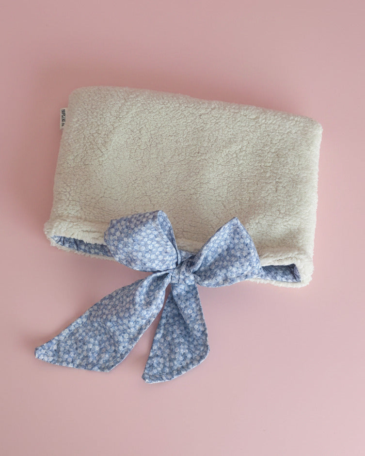 Buchtasche Teddy Creme x Hellblau
